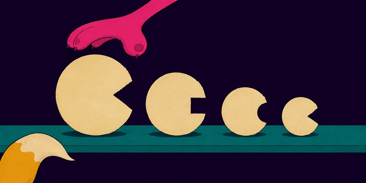 Vier angebissene Scheiben auf einem Band